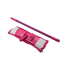 Durable flat mop for wet and dry use.